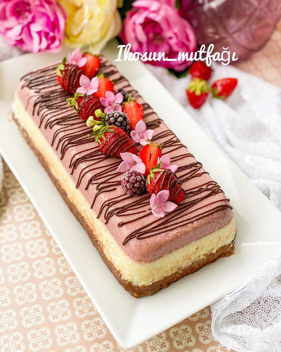 3 Renkli İrmikli Tatlı 