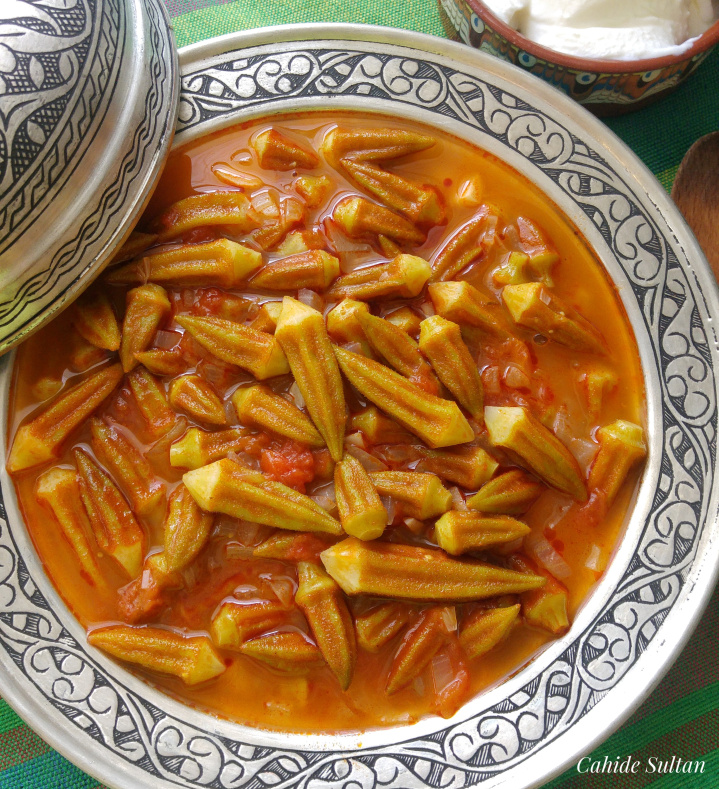 ZEYTİNYAĞLI BAMYA TARİFİ