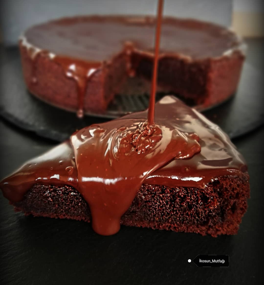 BOL ÇİKOLATALI PASTA