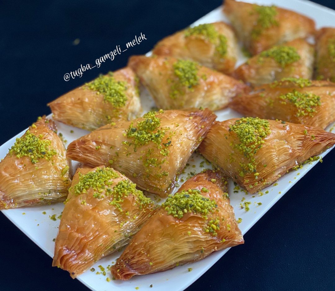 BAYATLAMAYAN ENFES BİR TATLI